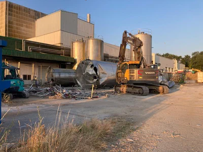 Demolition Mixte Batiment Cuves Pelles Edina Tp